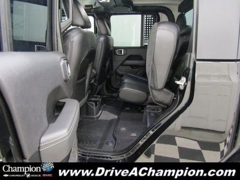 Used 2021 Jeep Gladiator Overland w/ Popular Equipment Package image 18