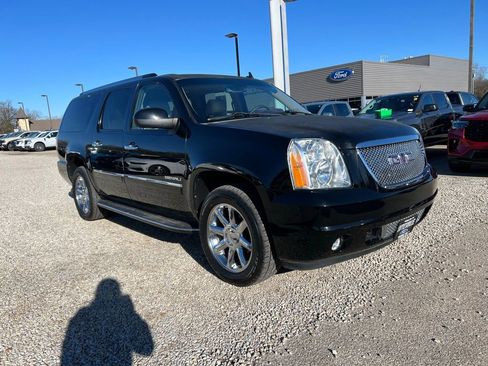 Used 2013 GMC Yukon XL Denali image 1