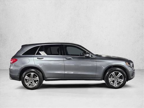 Used 2019 Mercedes-Benz GLC 300 image 4