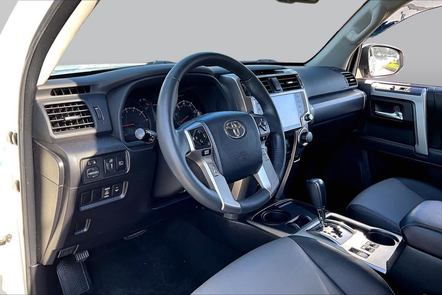 Used 2022 Toyota 4Runner SR5 Premium w/ Moonroof Package RWD image 16