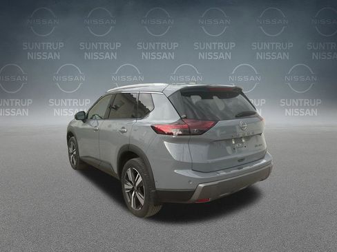 Used 2025 Nissan Rogue SL AWD/4WD image 37