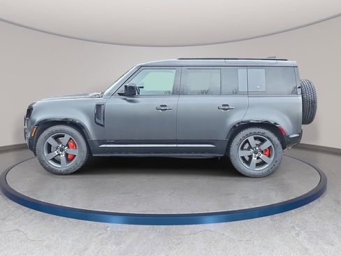 Used 2023 Land Rover Defender 110 X AWD/4WD image 3