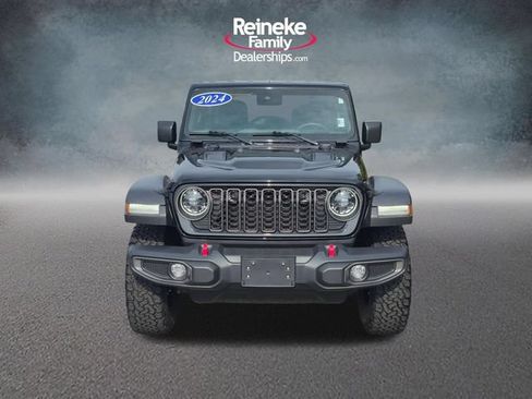 Used 2024 Jeep Wrangler Unlimited Rubicon w/ Convenience Group AWD/4WD image 2