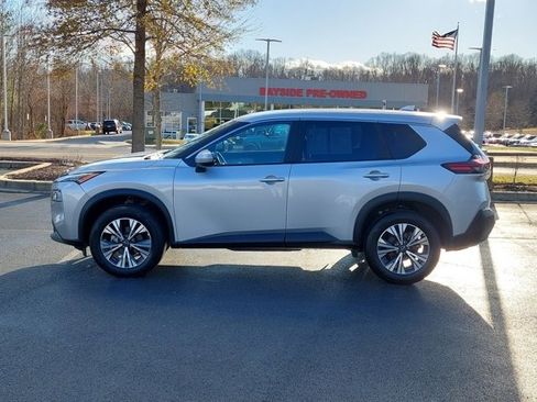 Used 2023 Nissan Rogue SV image 10