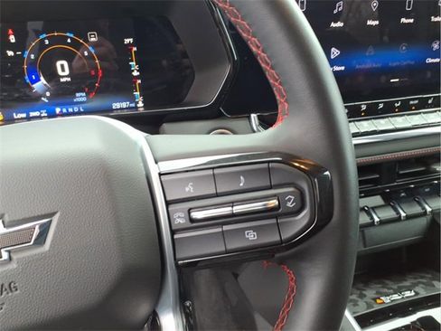 Used 2023 Chevrolet Colorado Z71 w/ Z71 Convenience Package 2 image 16