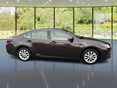 Used 2013 Lexus ES 300h w/ Luxury Pkg image 4