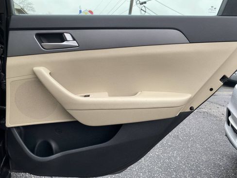 Used 2015 Hyundai Sonata SE FWD image 16