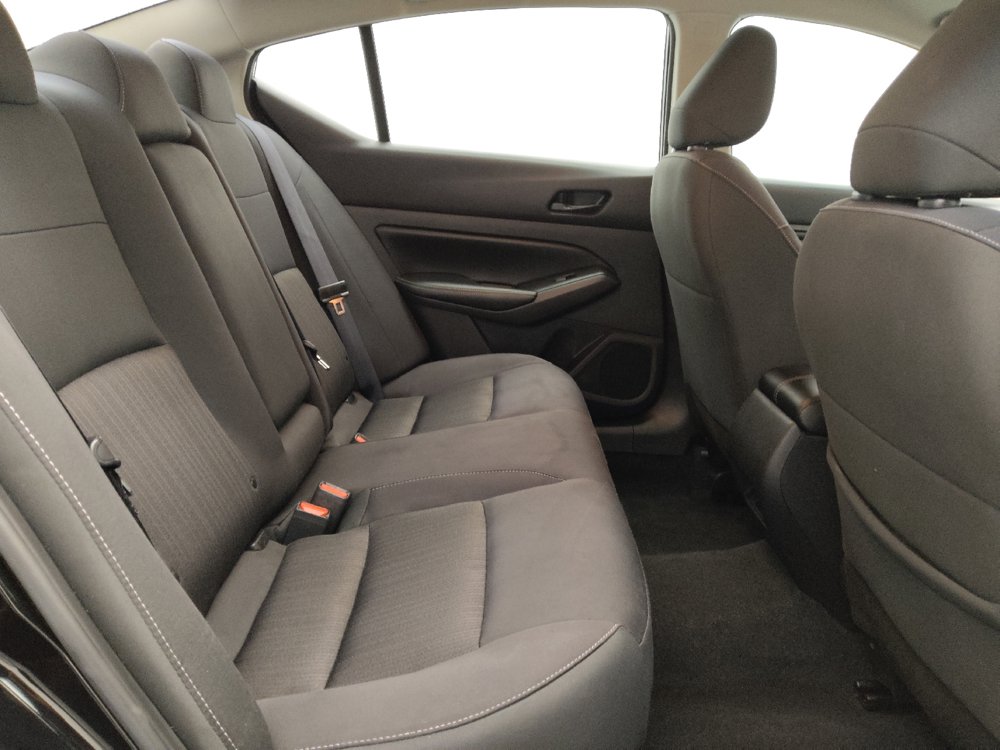 Used 2025 Nissan Altima 2.5 SV FWD image 19