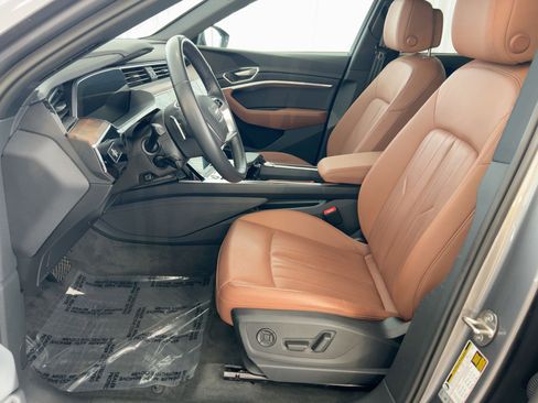 Used 2022 Audi e-tron Premium Plus w/ Premium Plus Package image 5