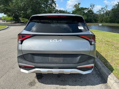 Used 2023 Kia Sportage LX FWD image 4