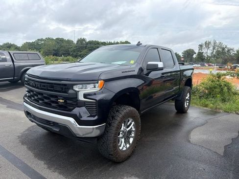 Used 2022 Chevrolet Silverado 1500 LT RWD image 1