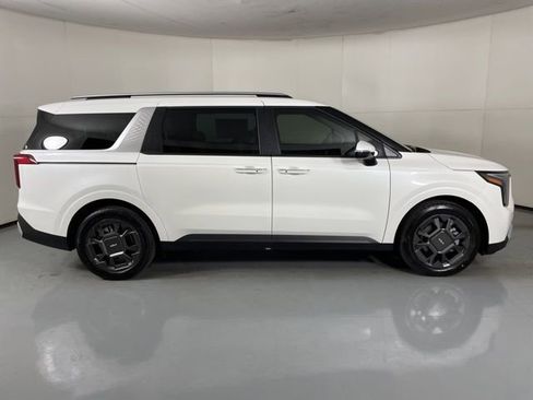 New 2026 Kia Carnival EX image 9