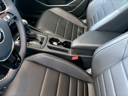 Used 2021 Volkswagen Jetta SE FWD image 17