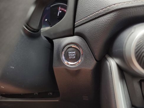 Used 2024 Toyota RAV4 XLE FWD image 31