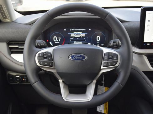 New 2026 Ford Explorer Active w/ Active Comfort Package RWD image 8