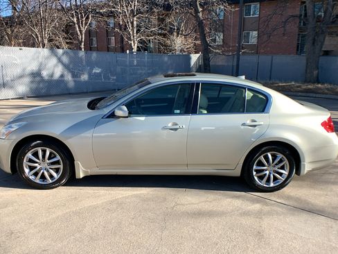 Used 2007 INFINITI G35 x Sedan w/ Premium Pkg image 2