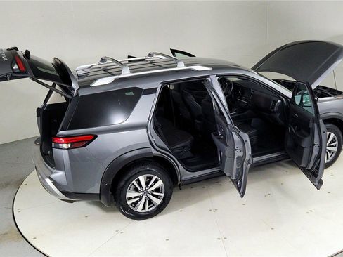Used 2023 Nissan Pathfinder SL image 28