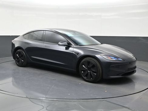 Used 2024 Tesla Model 3 Standard Range RWD image 4