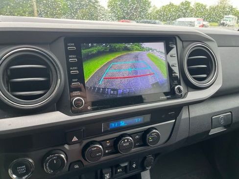 Used 2023 Toyota Tacoma TRD Off-Road AWD/4WD image 15