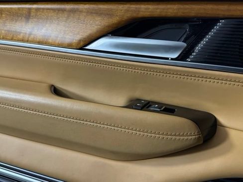 Used 2022 Jeep Grand Wagoneer Series III w/ Rear Seat Video Group 1 AWD/4WD image 85