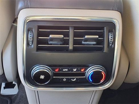 Used 2017 Lincoln Continental Reserve w/ Climate Package image 10