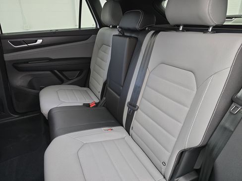 New 2026 Volkswagen Atlas Cross Sport SEL AWD/4WD image 14