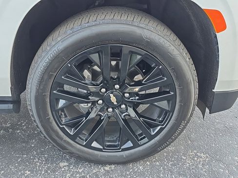 Used 2024 Chevrolet Tahoe High Country w/ Premium Package 2 image 9