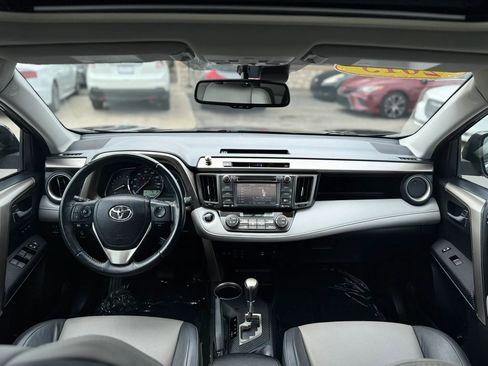 Used 2019 Nissan Versa SV w/ SV Special Edition Package image 49