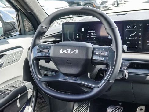 Certified 2024 Kia EV9 GT-Line AWD/4WD image 14