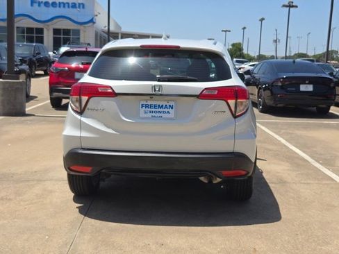 Used 2021 Honda HR-V LX image 6