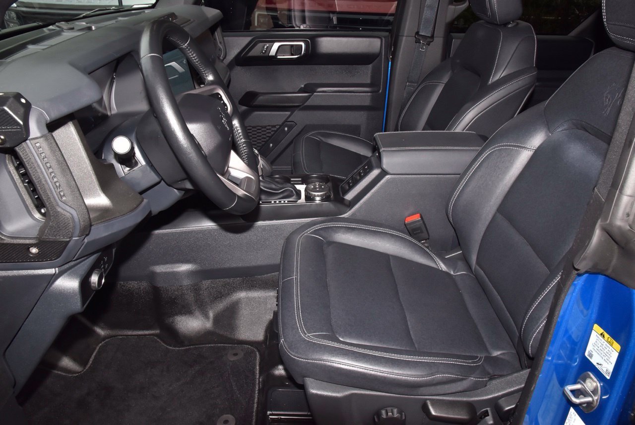 Used 2025 Ford Bronco Badlands AWD/4WD image 13