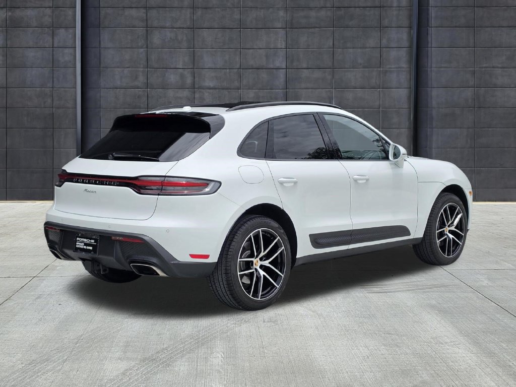Certified 2026 Porsche Macan AWD/4WD image 8