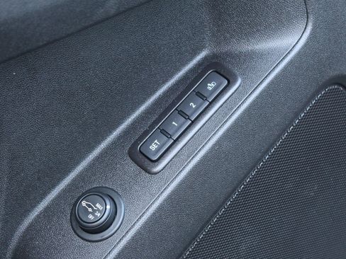 Used 2018 Chevrolet Equinox Premier image 28