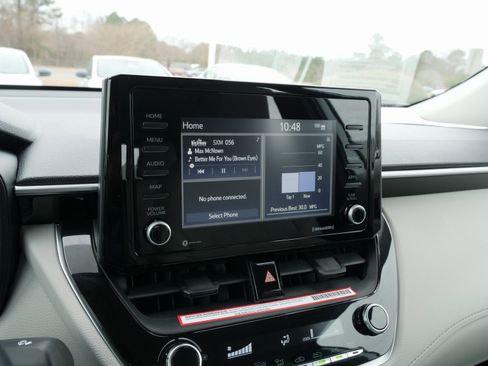 Used 2022 Toyota Corolla Cross L image 25