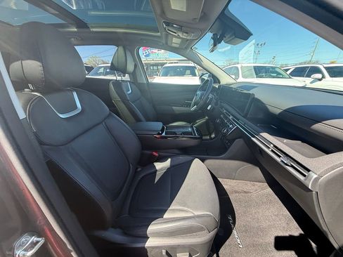 Used 2025 Hyundai Tucson Limited image 23