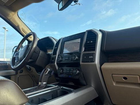 Used 2019 Ford F150 Lariat RWD image 25
