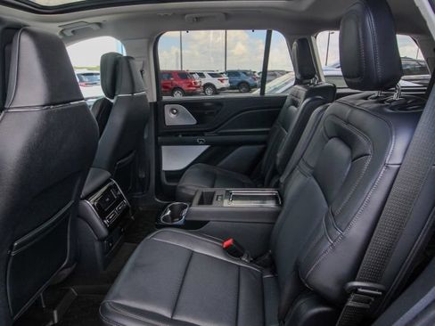 Used 2025 Lincoln Aviator Reserve w/ Equipment Group 201A AWD/4WD image 8