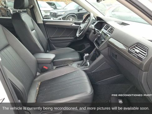 Used 2022 Volkswagen Tiguan SE FWD image 15