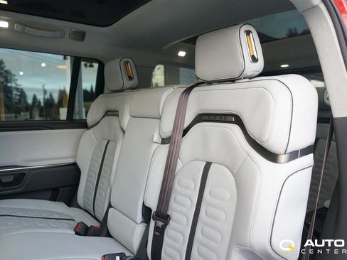 Used 2023 Rivian R1S Launch Edition image 25