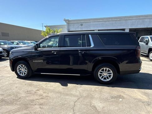 Used 2025 Chevrolet Suburban LT AWD/4WD image 5