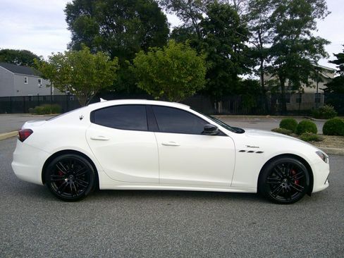 Used 2022 Maserati Ghibli Modena Q4 AWD/4WD image 5