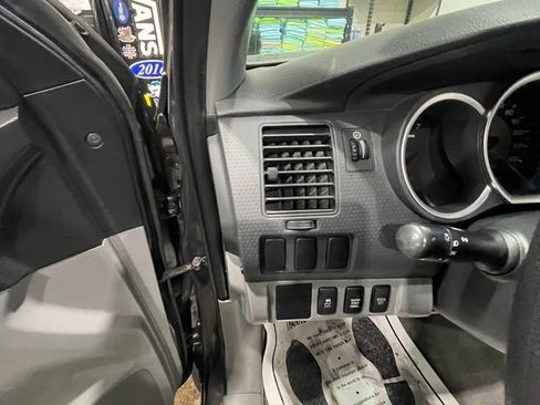 Used 2010 Toyota Tacoma 4x4 Regular Cab image 19