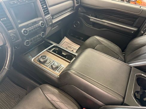 Used 2019 Ford Expedition Platinum AWD/4WD image 17
