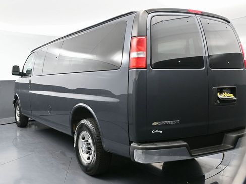 Used 2017 Chevrolet Express 3500 LT w/ LT Preferred Equipment Group image 6