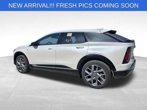 Used 2025 Cadillac Optiq Luxury 2 w/ LPO, Floor Liner Package image 4