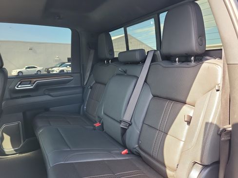 Used 2025 Chevrolet Silverado 2500 High Country w/ Midnight Edition AWD/4WD image 10