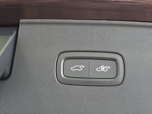 New 2025 Volvo EX90 Plus w/ Protection Package Premier image 33