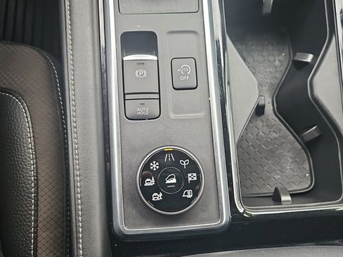 Certified 2023 Nissan Pathfinder SL w/ Lighting Package (N92) image 20