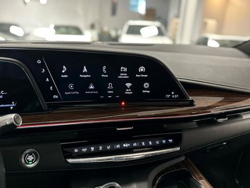 Used 2023 Cadillac Escalade Premium Luxury w/ Performance Package image 23