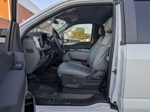 New 2026 Ford F550 4x4 Supercab Super Duty image 13